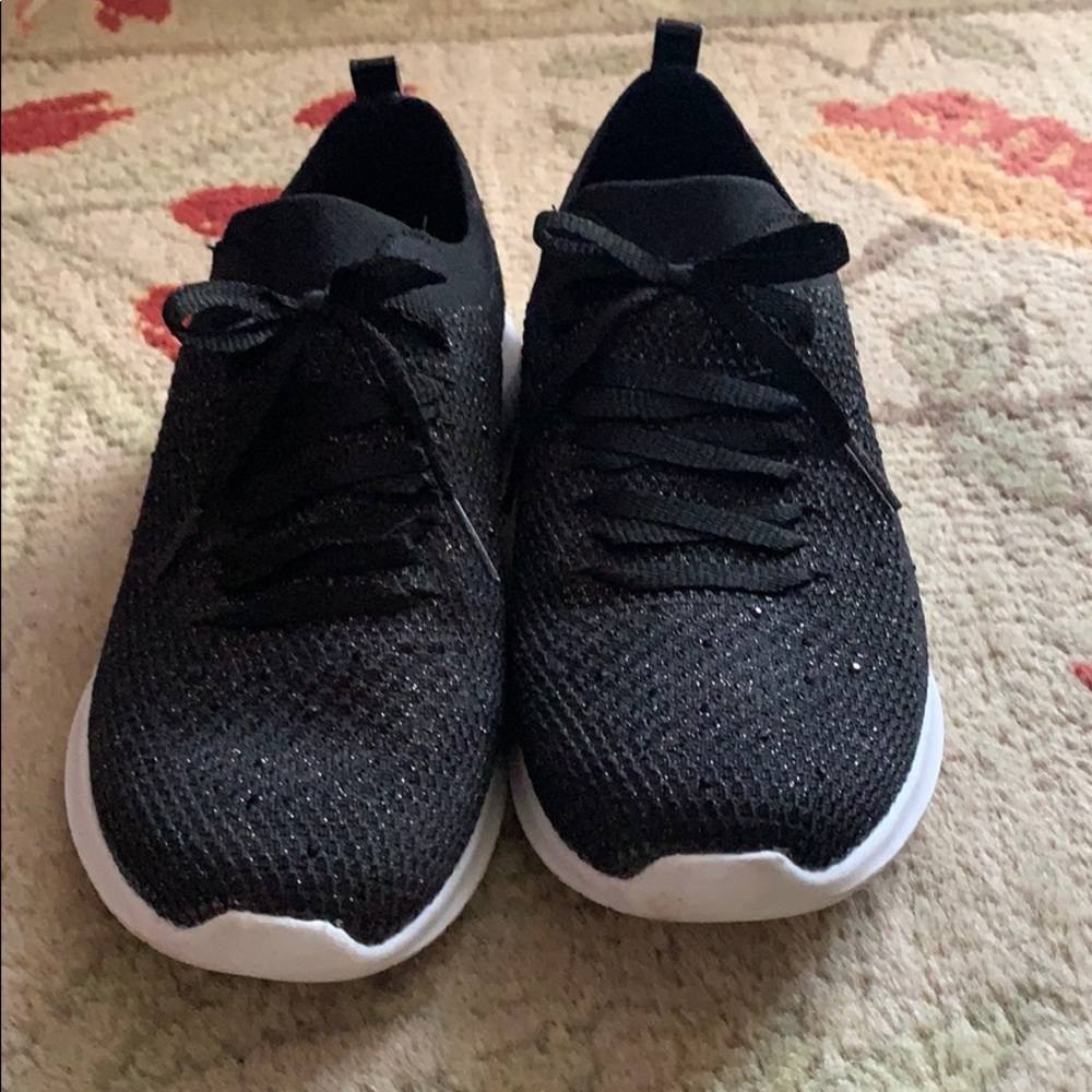 Sketchers shoes barely worn